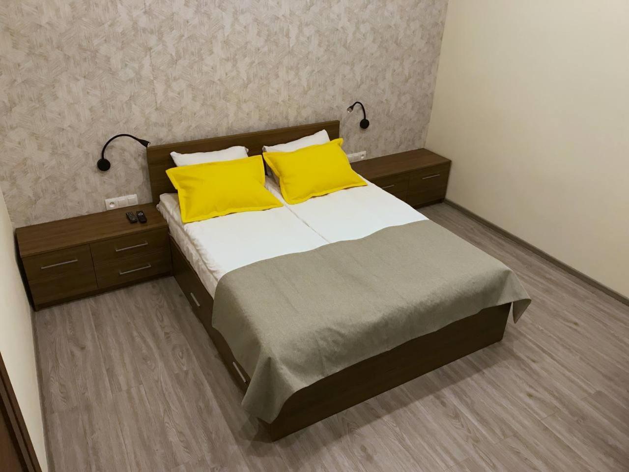 Апартаменти На Площі Ринок 12 Leópolis Exterior foto